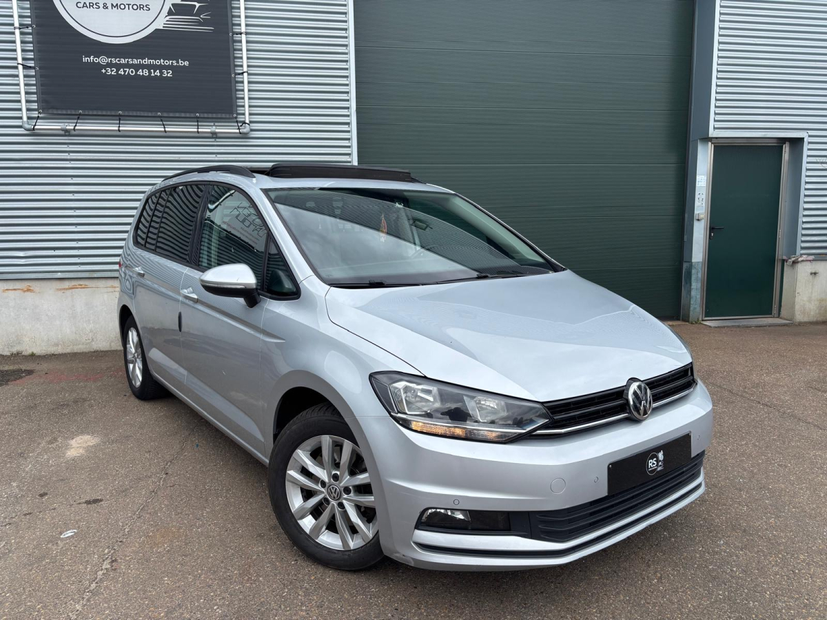 Volkswagen Touran 1.6TDI/Autmaat/2019/Panodak/Gekeurd
